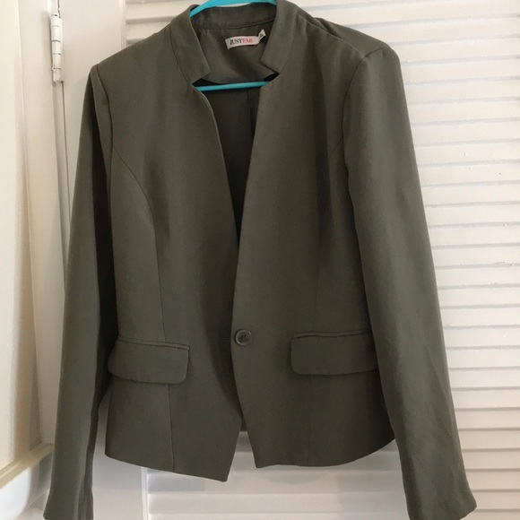 Blazer - Picture 1 of 2